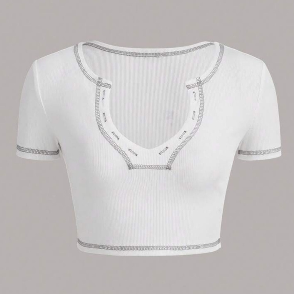 WHITE CROP TOP